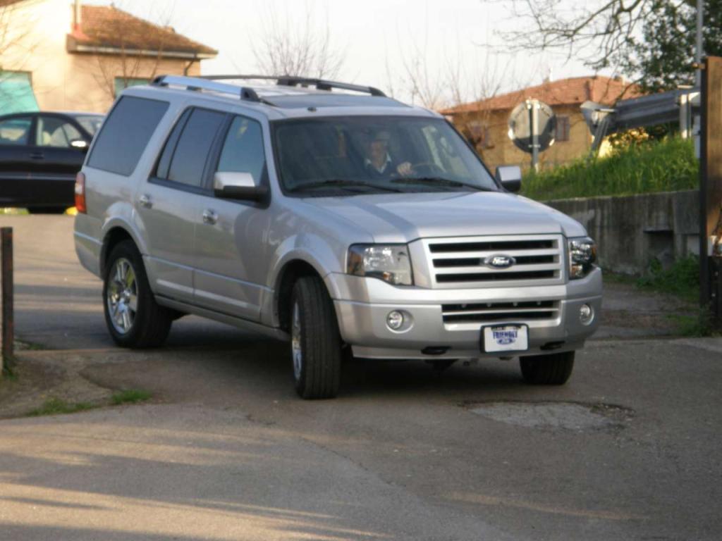 Ford Expedition Limite 4Wd Suv Foto 1