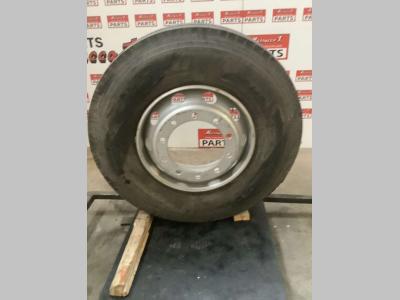 Pneumatico con Cerchio in vendita da Massucco T. Srl Area Ricambi