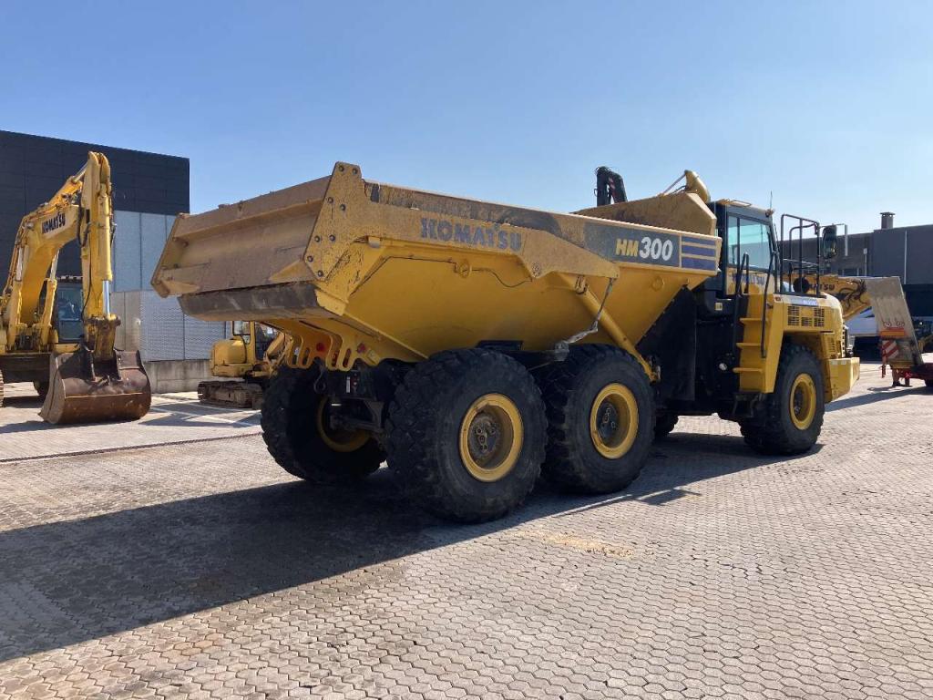 Komatsu HM300-5E0 Foto 8