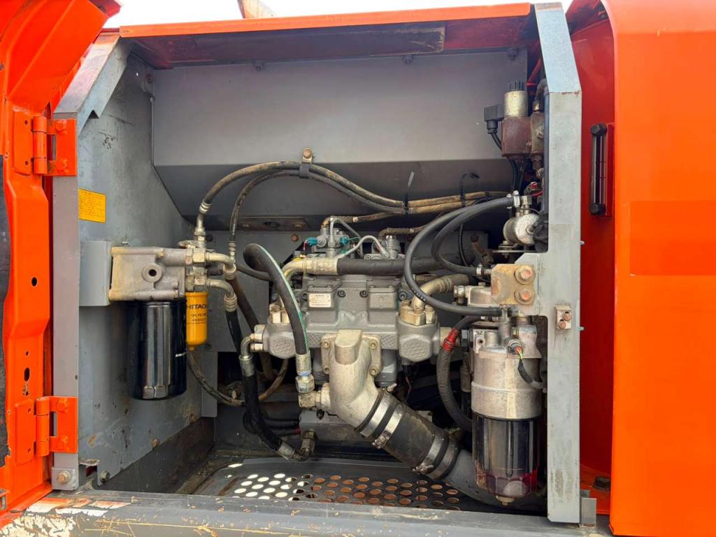 Hitachi ZX210LC-3 Foto 27