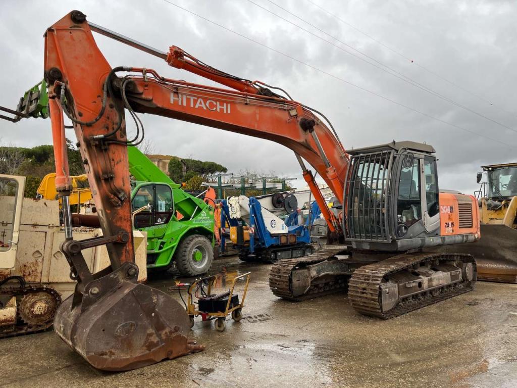 Hitachi ZX240N-3 Foto 1
