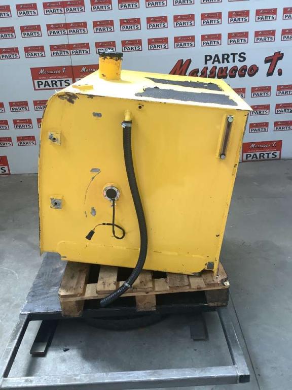 Serbatoio gasolio per New Holland E 385 Foto 2