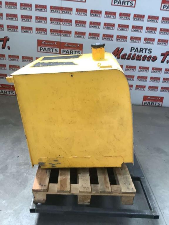 Serbatoio gasolio per New Holland E 385 Foto 4