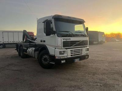 Volvo FM12 420 SCARRABILE 6X2 in vendita da Aurora Srl