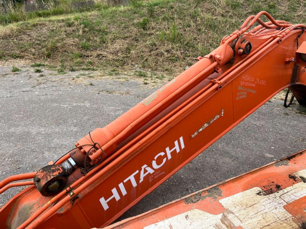Hitachi ZX130 Foto 11