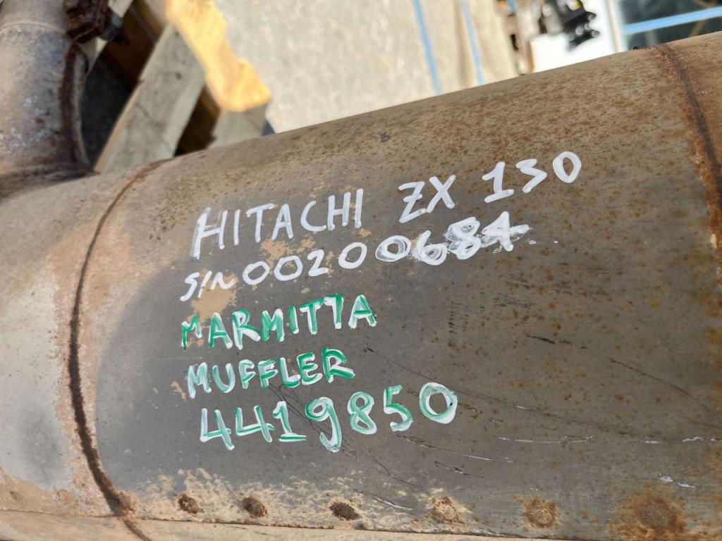 Hitachi ZX130 Foto 17