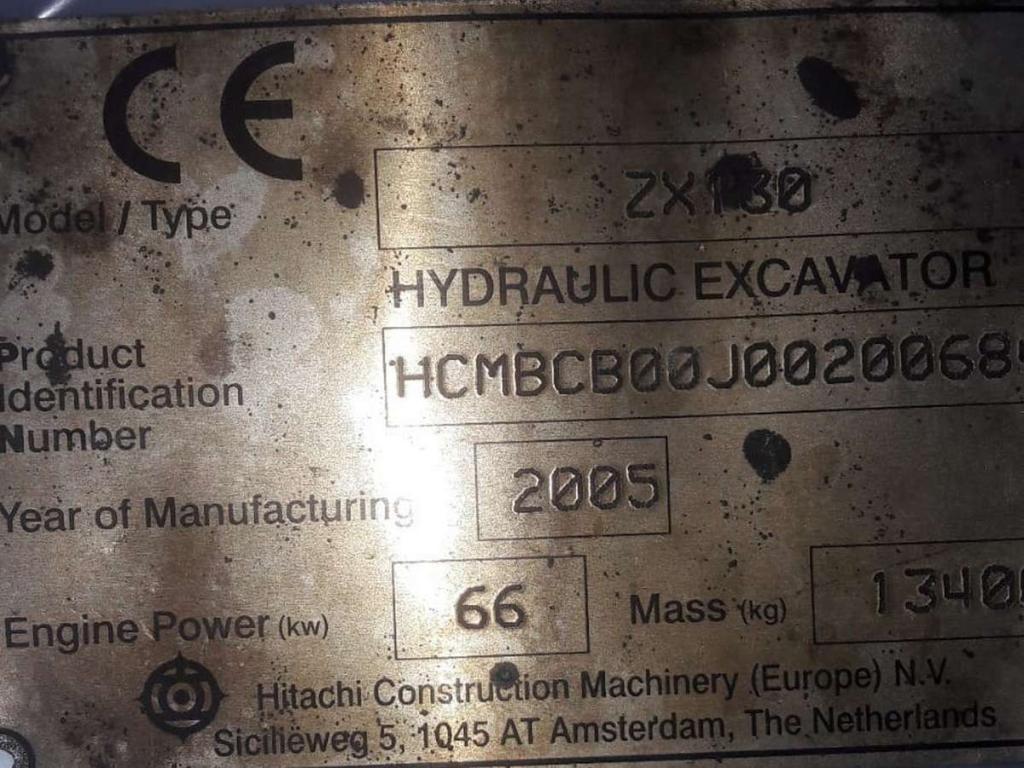 Hitachi ZX130 Foto 2