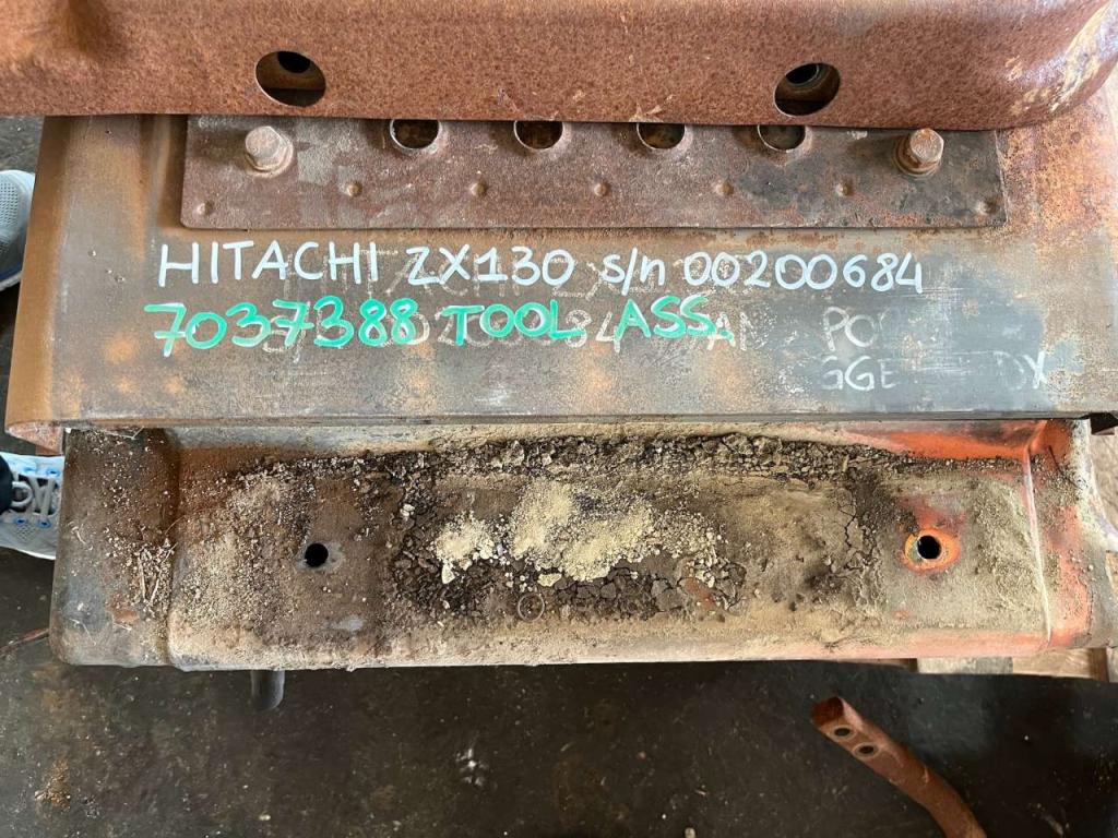 Hitachi ZX130 Foto 20