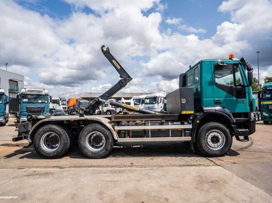 Iveco TRAKKER 360-6x4-PALFINGER Foto 3