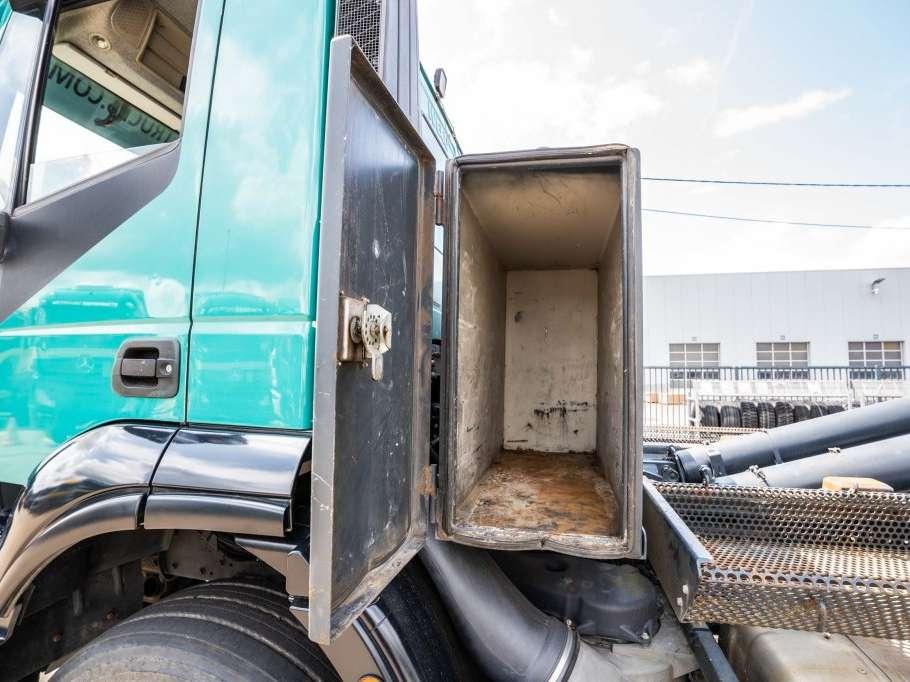 Iveco TRAKKER 360-6x4-PALFINGER Foto 6