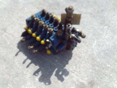 Distributore idraulico per Mecalac 12MXT