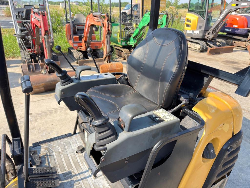 Caterpillar 301.8 Foto 6