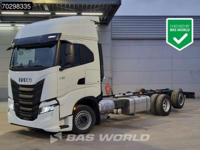 Iveco S-Way 530 6X2 NEW chassis! Retarder Standairco Lift+Steering-Axle Automatic LED ACC Euro 6 in vendita da BAS World B.V.