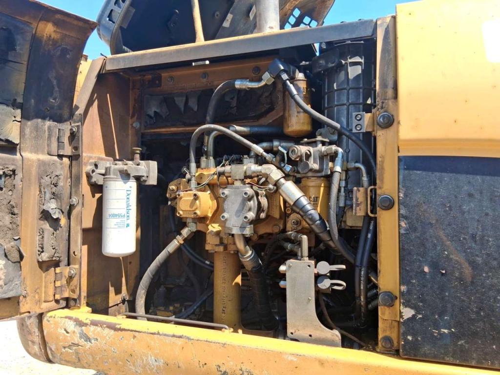 Caterpillar 323D Foto 10