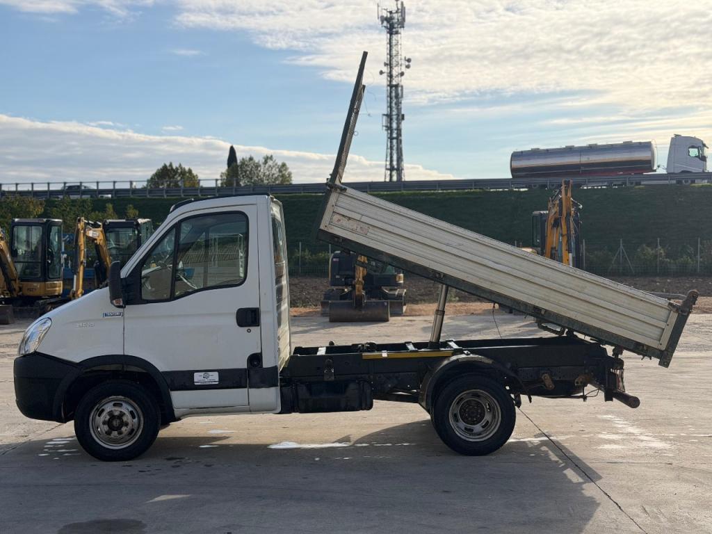 Iveco DAILY 35C10 Foto 4