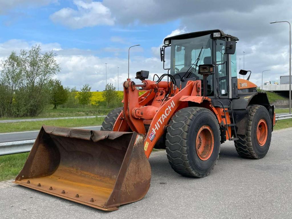 Hitachi ZW150 Foto 2