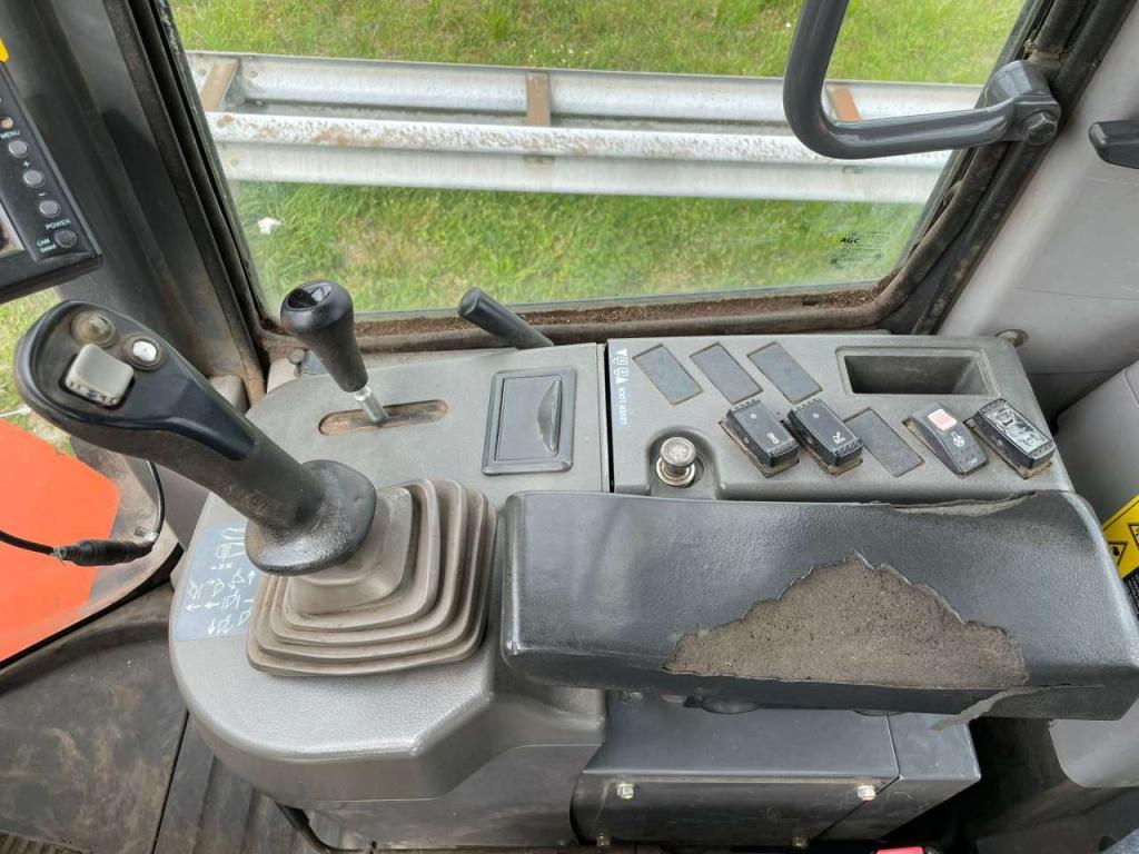 Hitachi ZW150 Foto 20