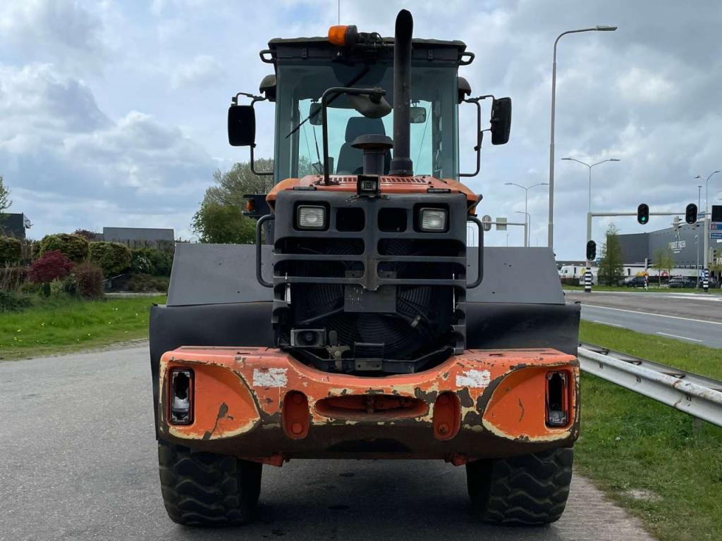 Hitachi ZW150 Foto 4