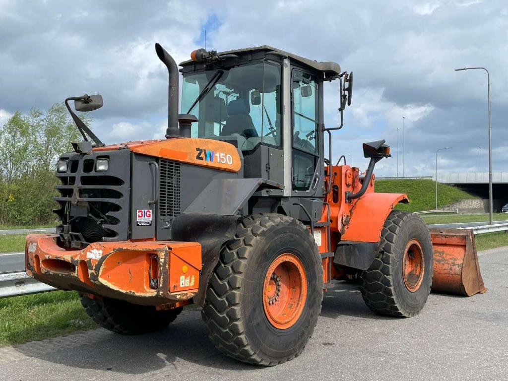 Hitachi ZW150 Foto 5
