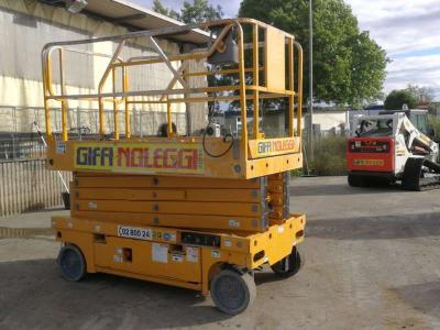 Haulotte COMPACT 12 in vendita da Giffi Noleggi srl