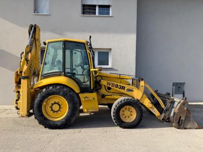 Komatsu Wb93r in vendita da Ideal Macchine Srl