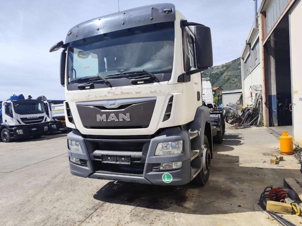 Iveco TGS 26.360 Foto 23