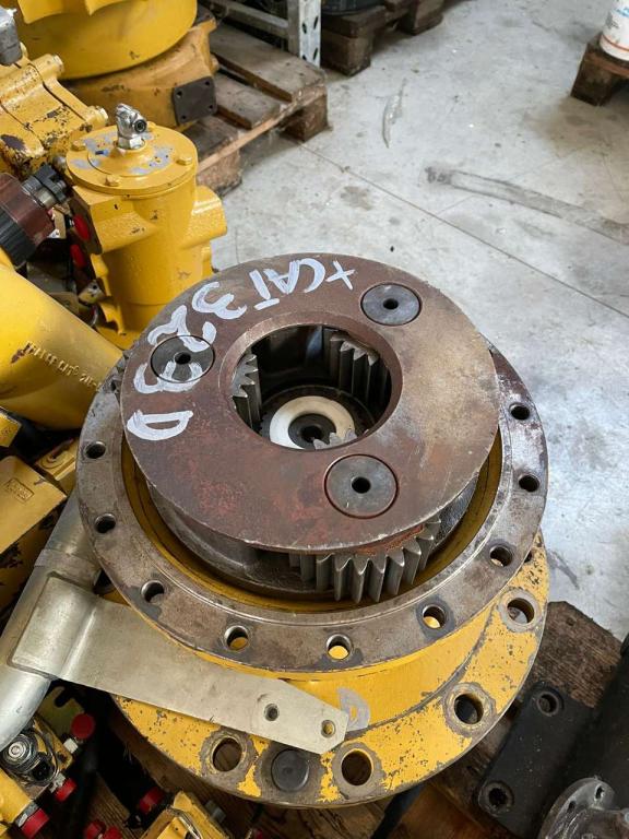 Caterpillar Riduttore di rotazione ralla per Caterpillar 323d Foto 1