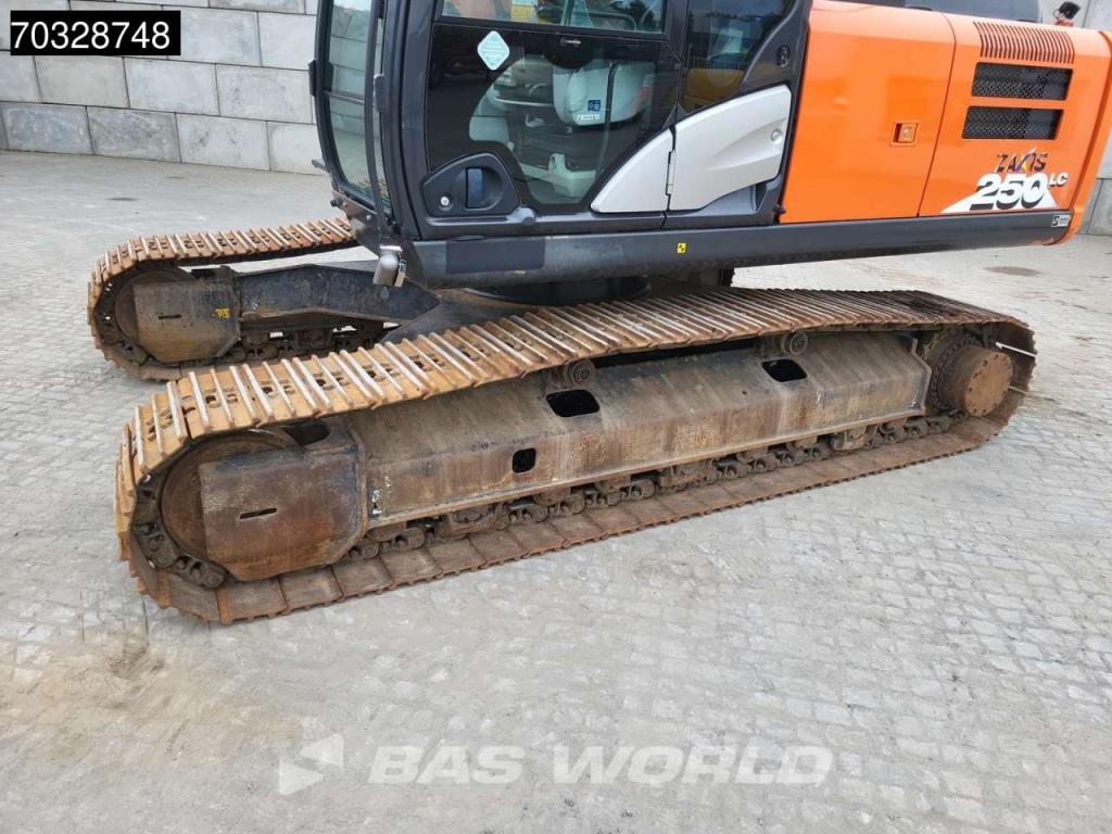Hitachi ZX250 LC -6 Roto + Bucket Foto 19