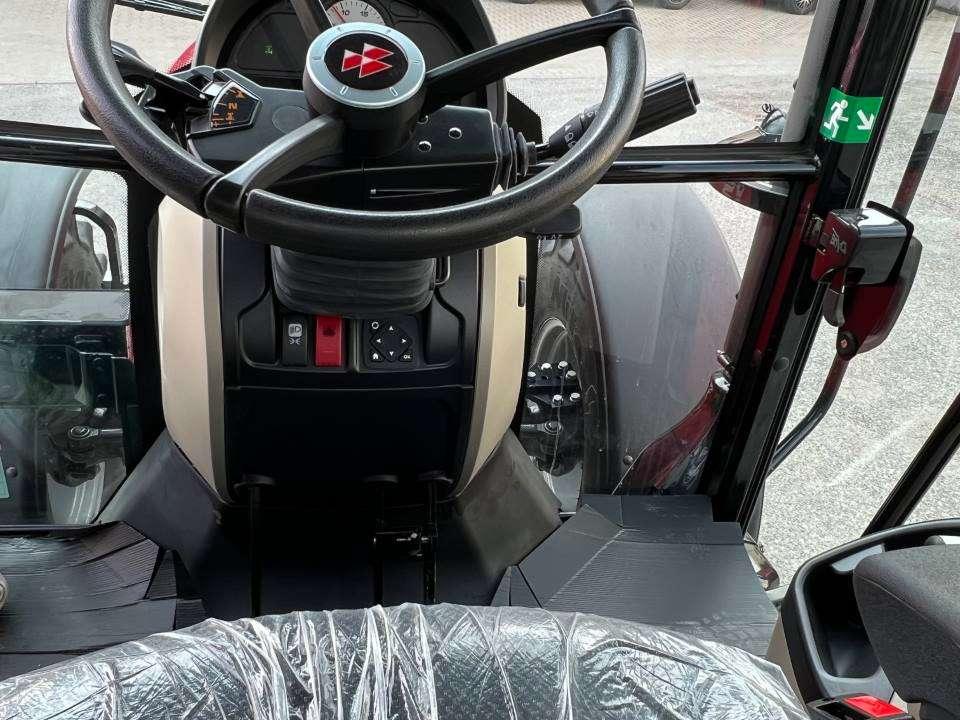 Massey Ferguson 5711 DYNA4 4X4 Foto 10