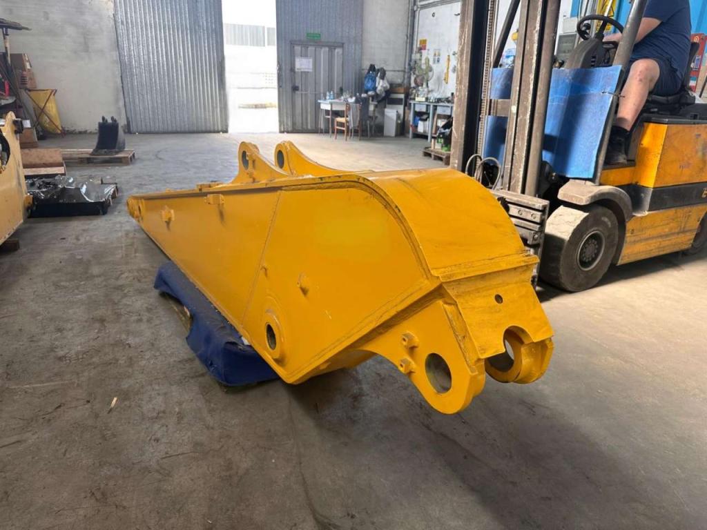 Komatsu PC210 Foto 2