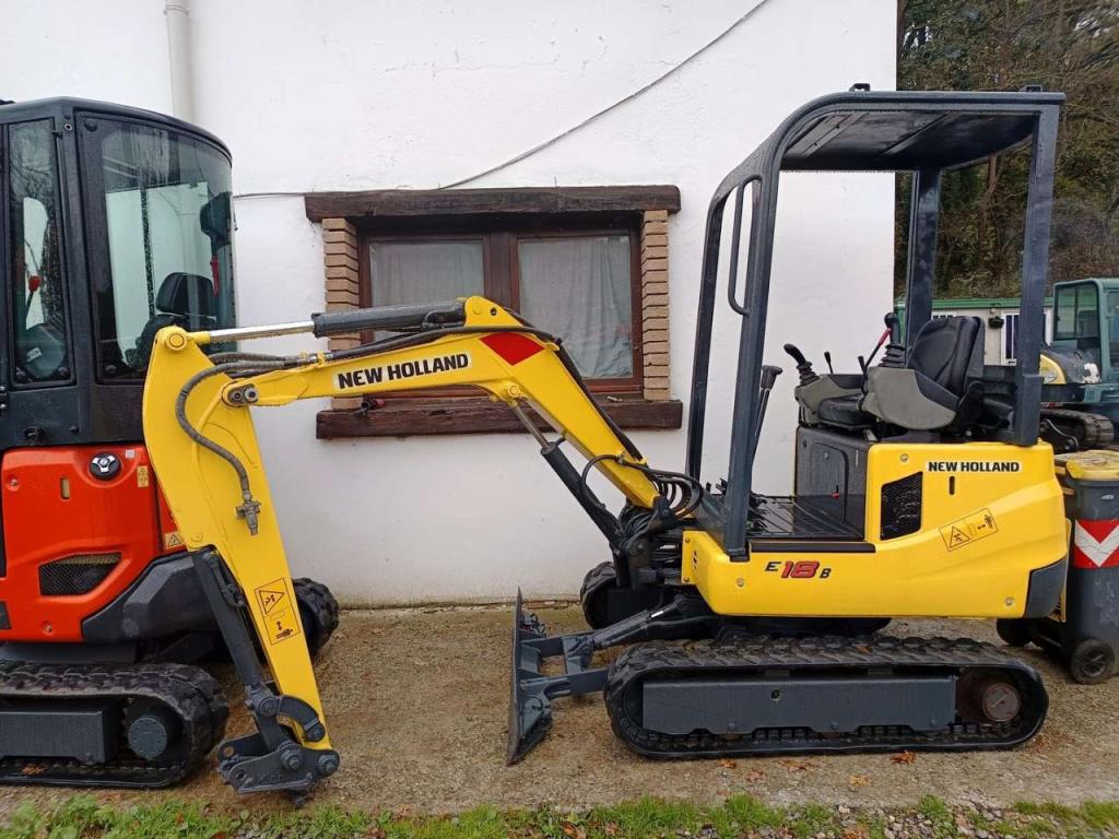 New Holland E18B Foto 1