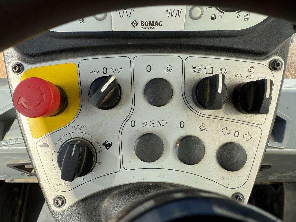 Bomag BW211DH-5 - German Machine / Only 1311 Hours Foto 11