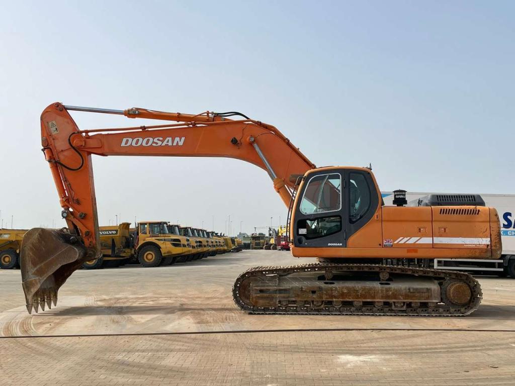 Doosan DX300LC Foto 1