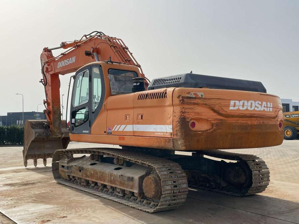 Doosan DX300LC Foto 3