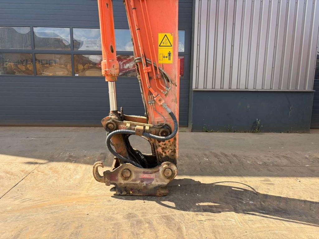 Hitachi ZX300LCN-6 Foto 9