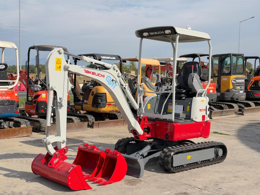 Takeuchi TB217R Foto 1