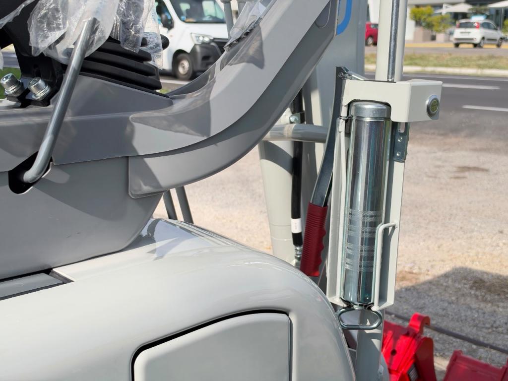 Takeuchi TB217R Foto 10