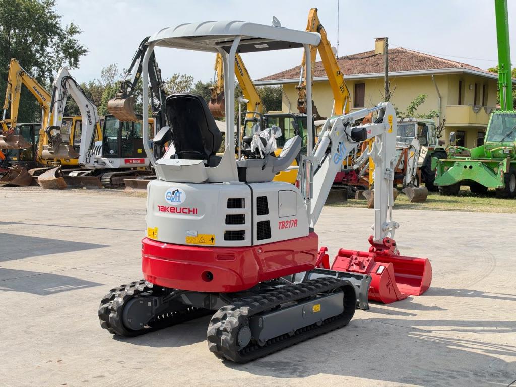 Takeuchi TB217R Foto 4