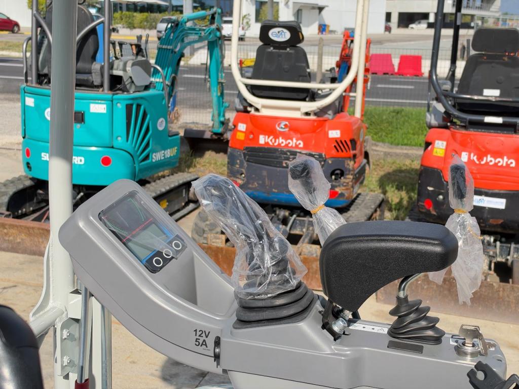 Takeuchi TB217R Foto 8