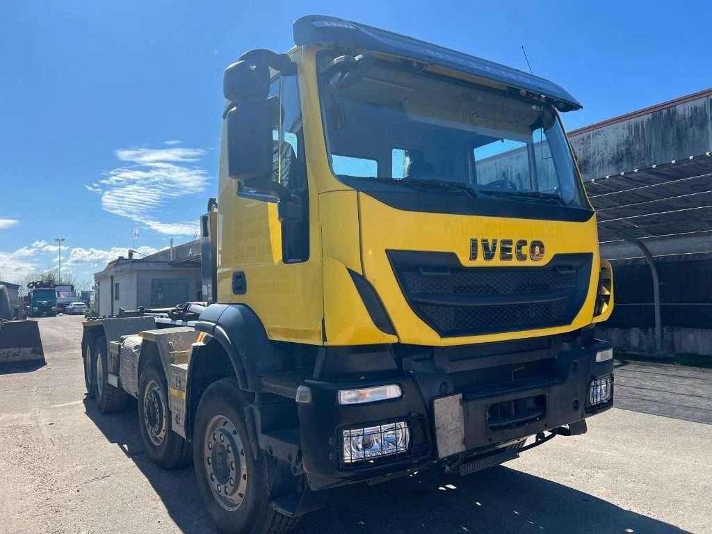 Iveco TRAKKER 340T45 SCARRABILE BALESTRATO Foto 2