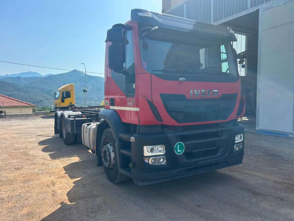 Iveco STRALIS HI-STREET 260S31 Foto 6