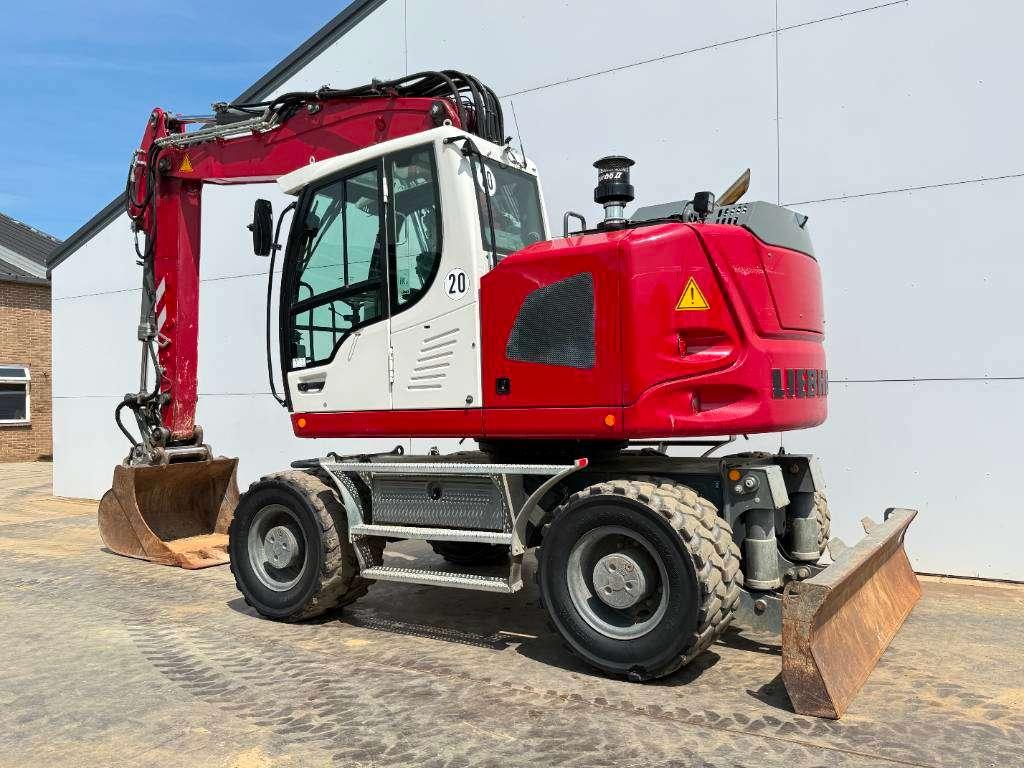 Liebherr A918 Compact Litronic - Likufix / Triple Boom Foto 3