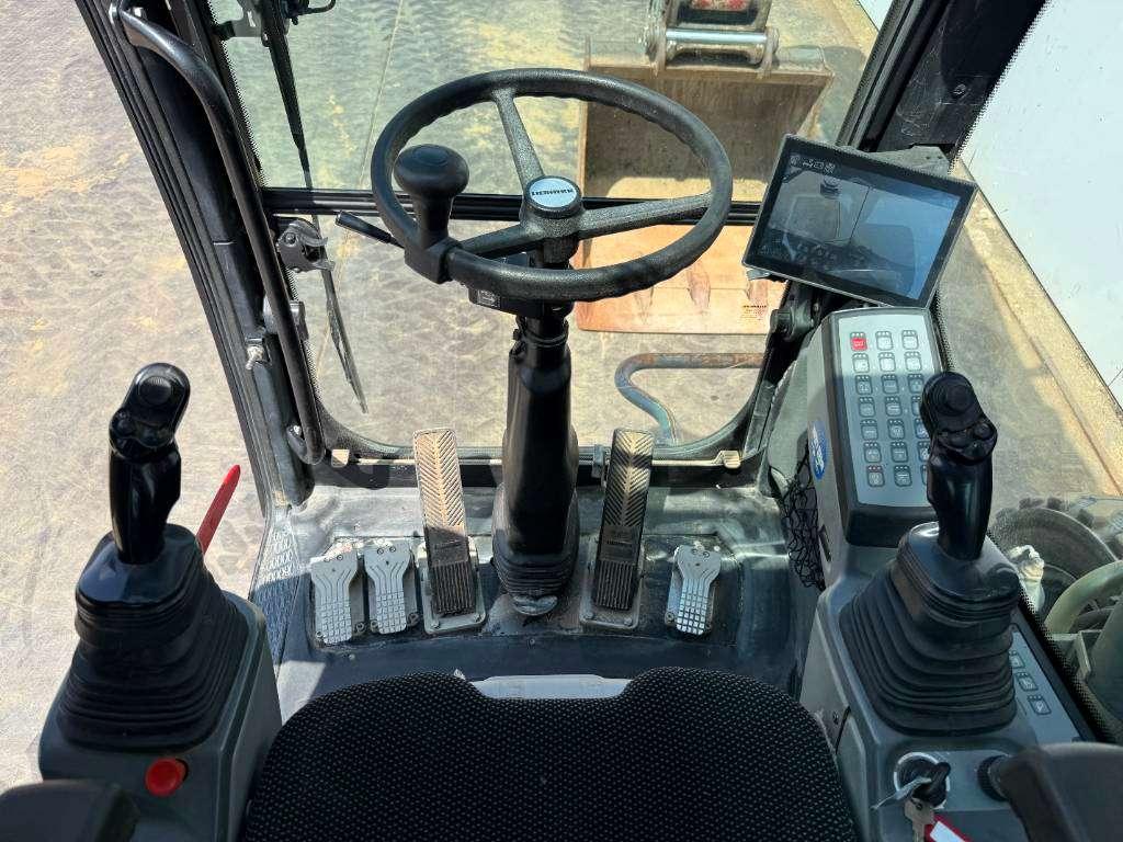 Liebherr A918 Compact Litronic - Likufix / Triple Boom Foto 9