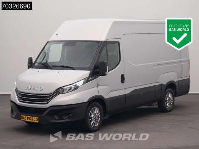 Iveco Daily 35S16 Automaat L2H2 ACC LED Navi Airco Camera Parkeersensoren 3,5t Trekgewicht LM Velgen Euro in vendita da BAS World B.V.