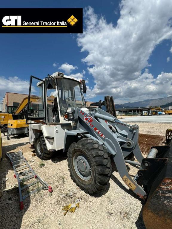 Fai Komatsu 590 s Foto 10