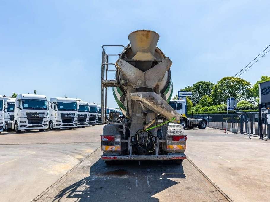 Man TGS 37.360 BB - LIEBHERR 10M3 Foto 4