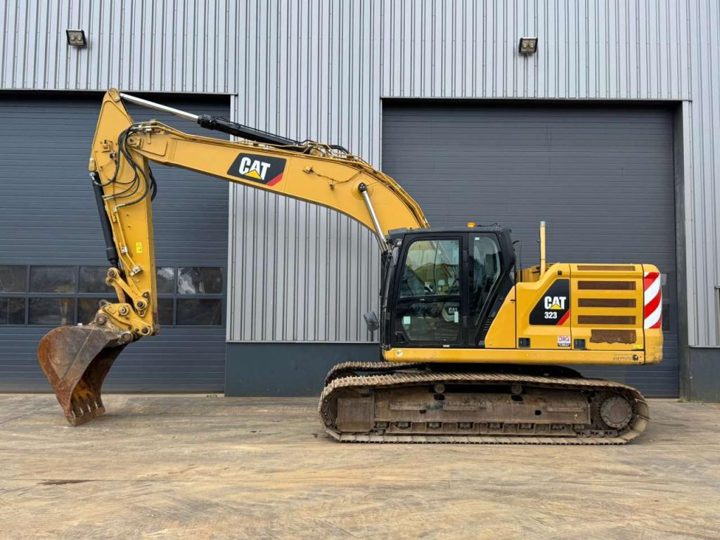 Caterpillar 323 07A Foto 1
