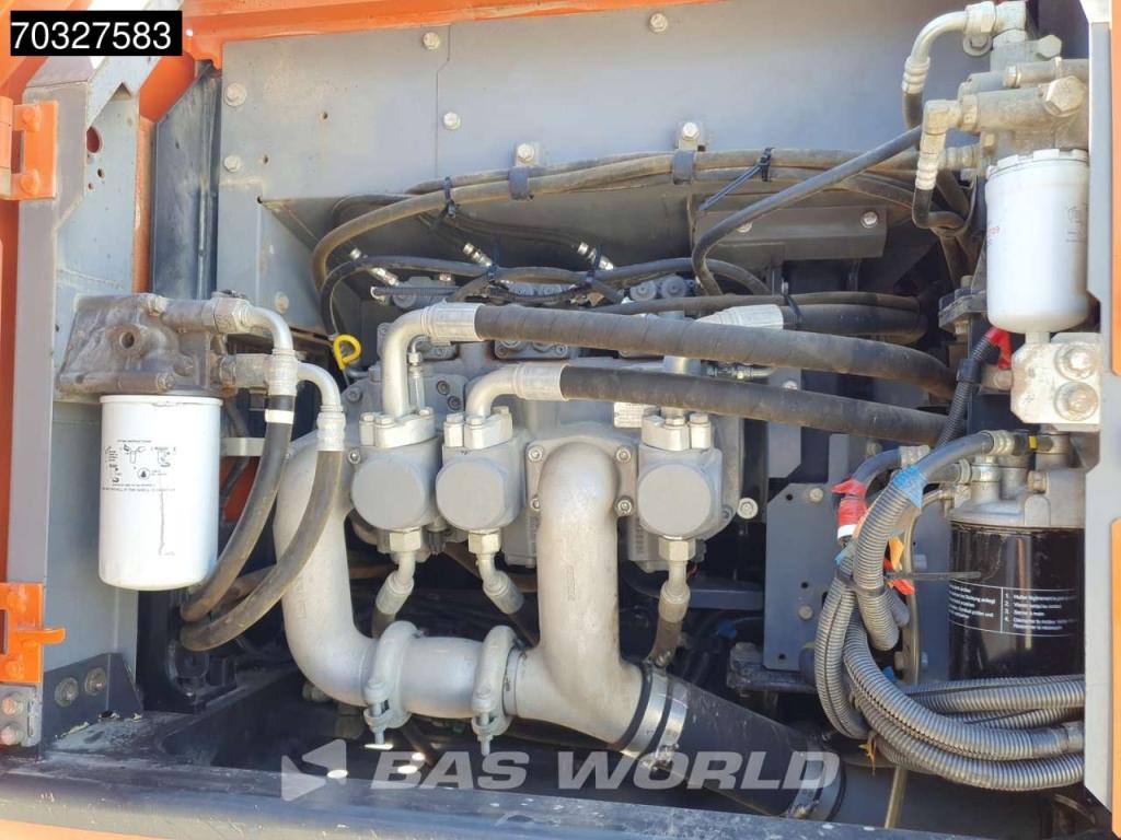 Hitachi ZX210 LC -6 Foto 19