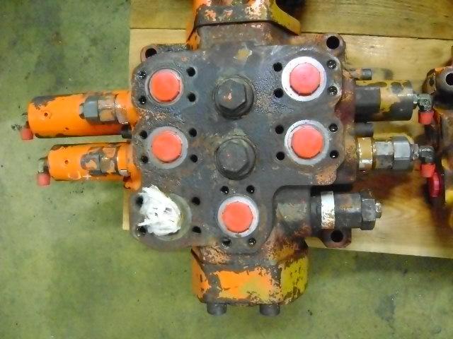 Distributore idraulico per Fiat Hitachi W 230 Foto 1