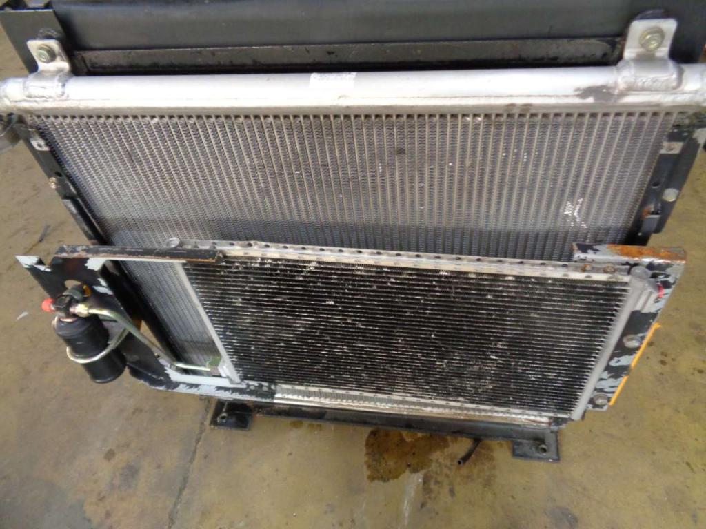 Radiatore olio idraulico per JCB JS 200W Foto 1